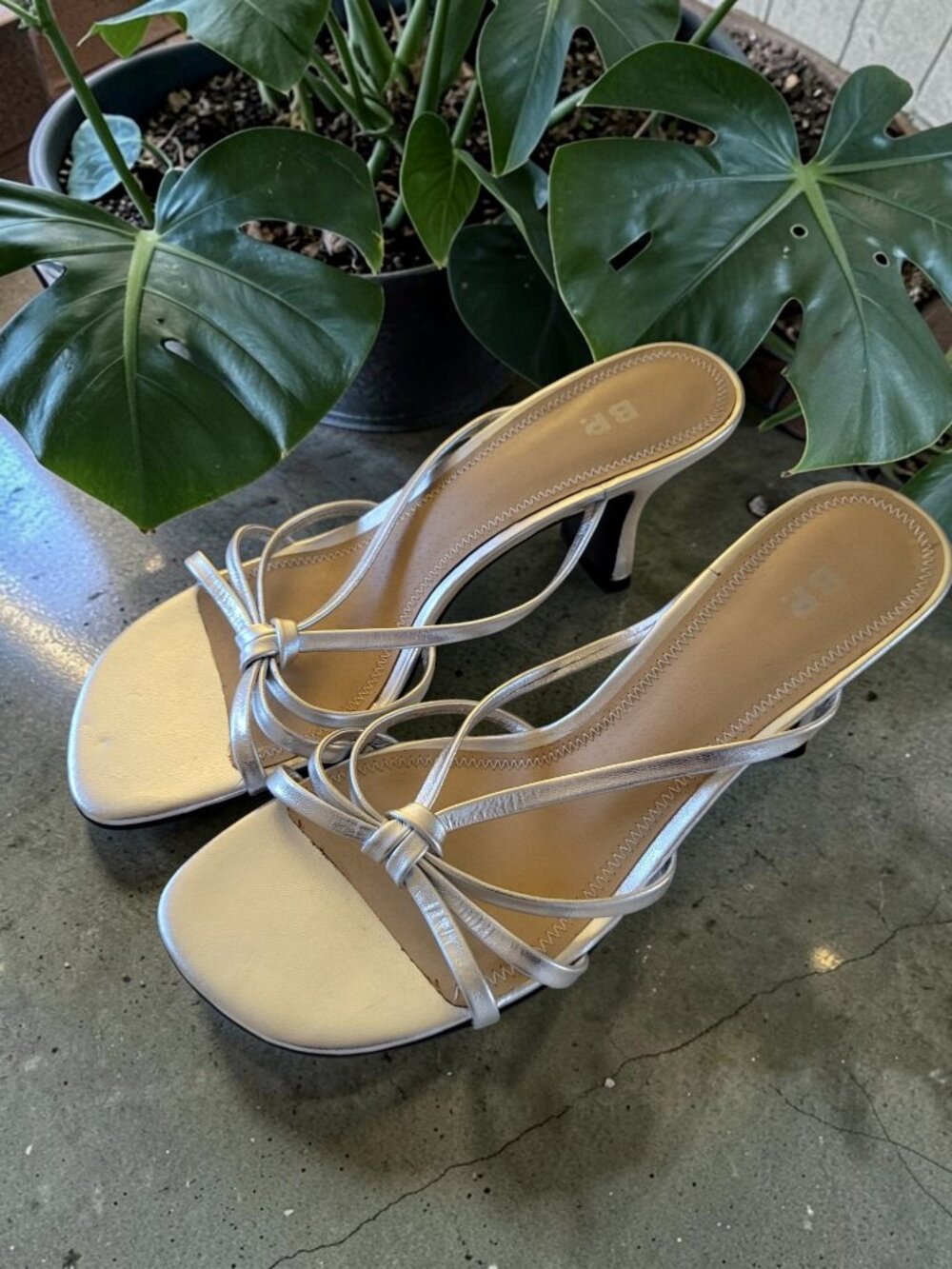 BP. Nordstrom Butterfly Knot Strappy Kitten Heel Mule Silver Metallic sz 8